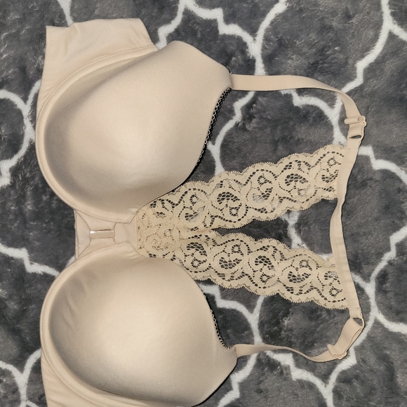 Victoria's Secret Braws 39C & 40C - Picture 8 of 12